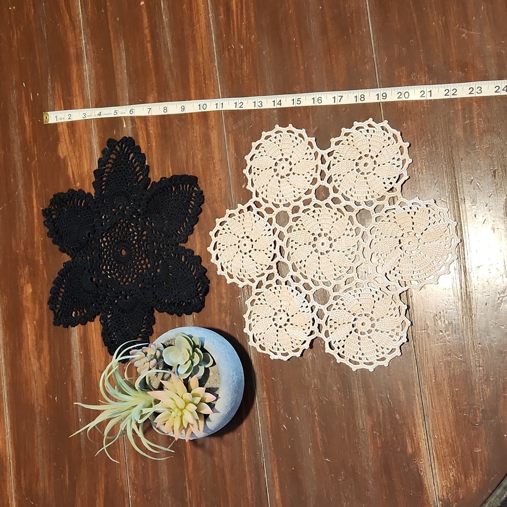 Homemade Tatted Doilies - Picture 4 of 6
